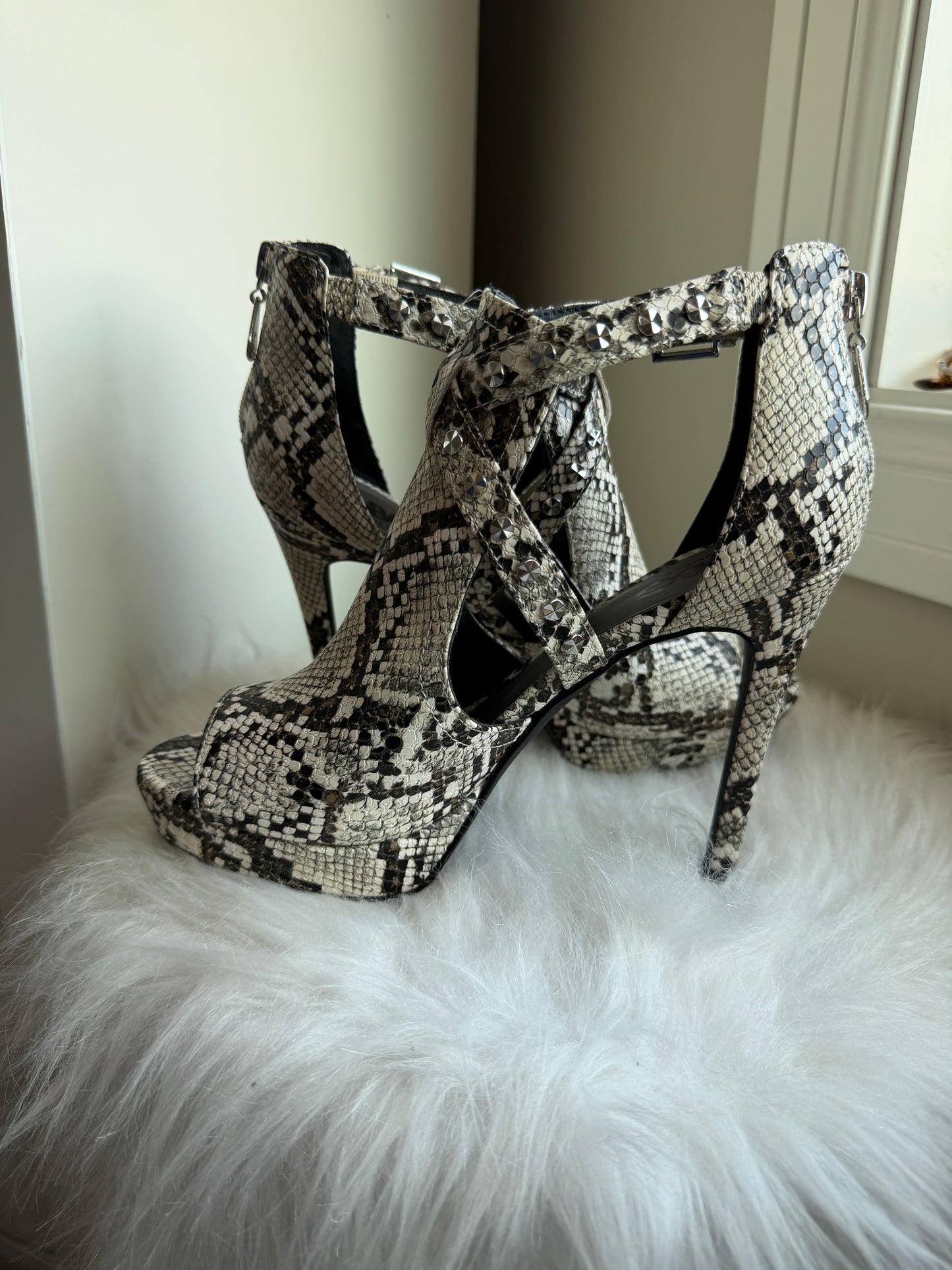 Snakeprint heels