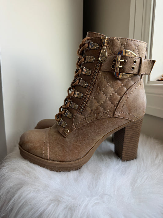 Guess boots