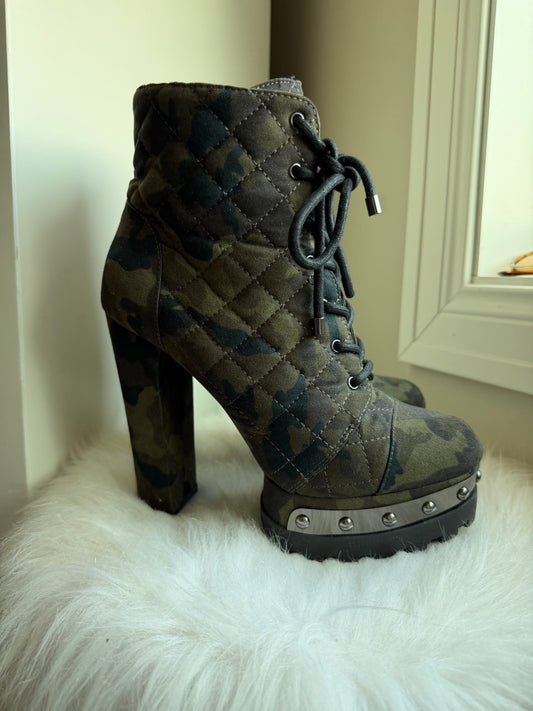Jessica Simpson Camo boots