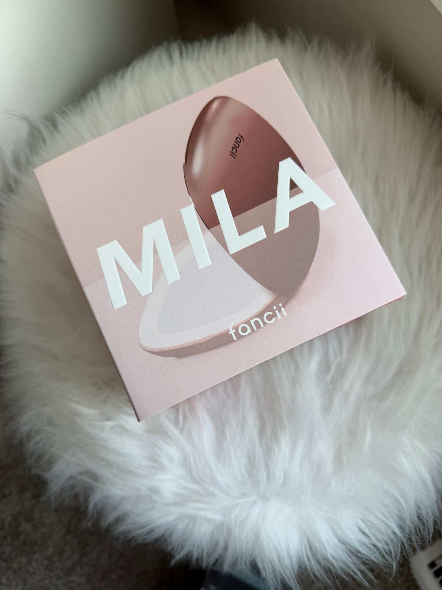Mila mirror